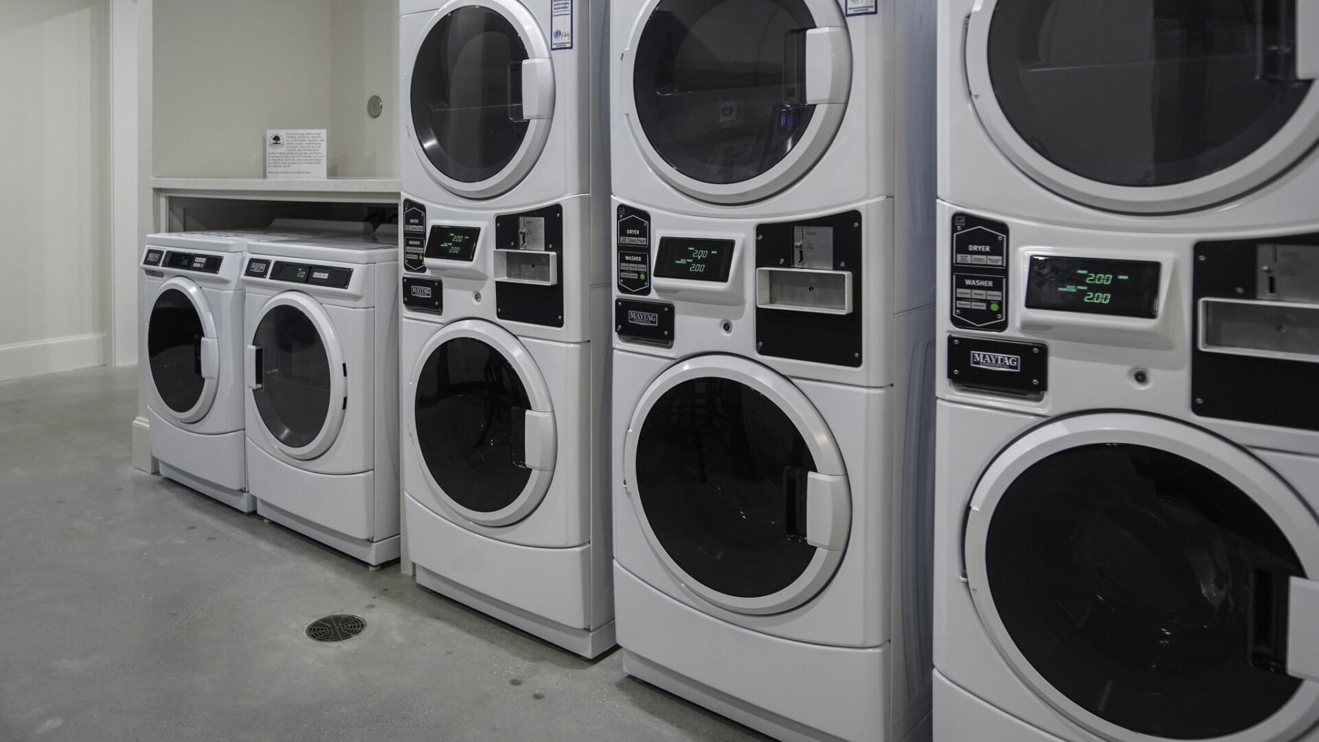 Willis Hillside RV - Laundry Room